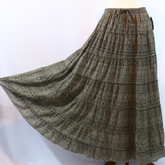 Kim Rogers Dresses & Skirts - Kim Rogers Tribal Printed Tiered Maxi Skirt